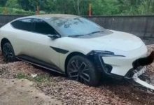 离谱!阿维塔高速开智驾竟驶入避险车道:前脸被撞烂-程序员中文网