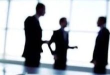 董事长、副董事长、总经理……7人集体辞职！股价暴涨20%-程序员中文网